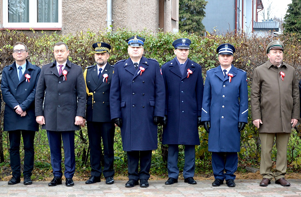 przedstawiciele słuzb mundurowych