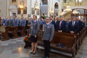 policjanci w kościele