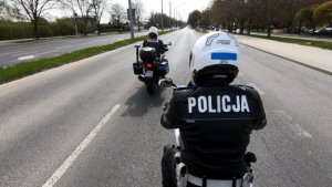 policjanci na motorach