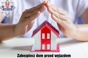 papierowy dom pod dłońmi mężczyzny