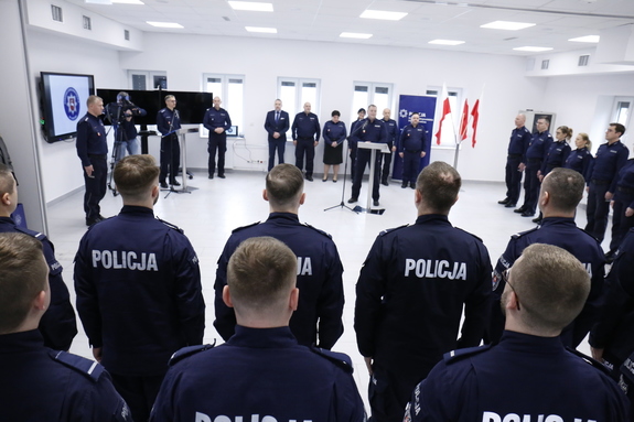 Sala w której odbywa się uroczyste otwarcie Ośrodka Szkoleniowego Komendy Wojewódzkiej Policji w Lublinie.