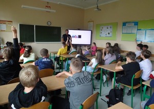 spotkanie dzieci z policjantem