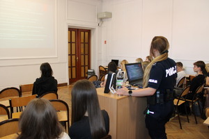 spotkanie dzieci z policjantem
