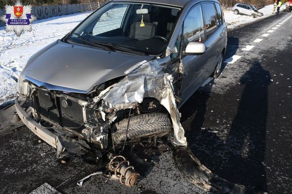 samochód po kolizji