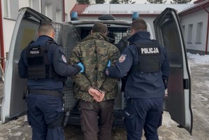 zatrzymany z policjantami