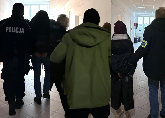 kolarz zdjęć zatrzymanych z policjantami