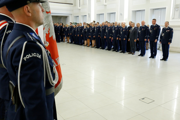 Zdjęcie przedstawia kadrę kierowniczą policji lubelskiej na uroczystej zbiórce w Komendzie Wojewódzkiej Policji w Lublinie.